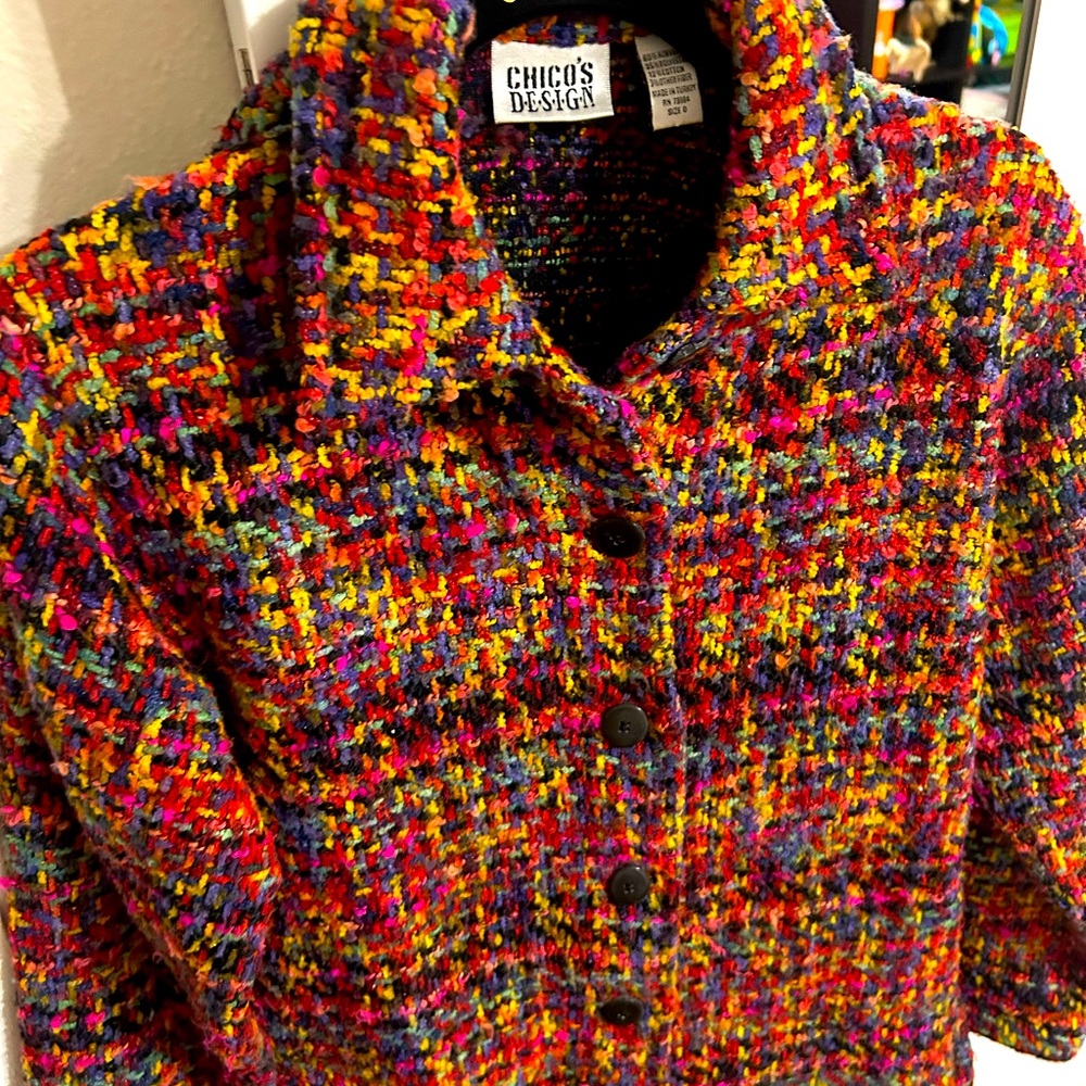 Size 0 colorful tweed jacket. Fits like XS. Vintage style.